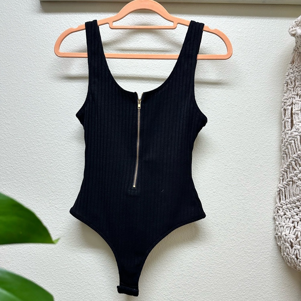 JLUXLABEL Black Ribbed Bodysuit